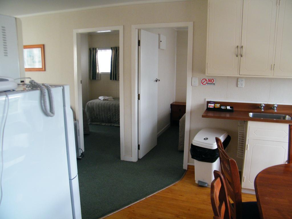 Colonial City Motel แฮมิลตัน ภายนอก รูปภาพ